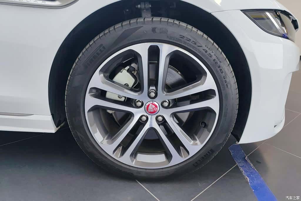 Land Rover XEL, 2024 6