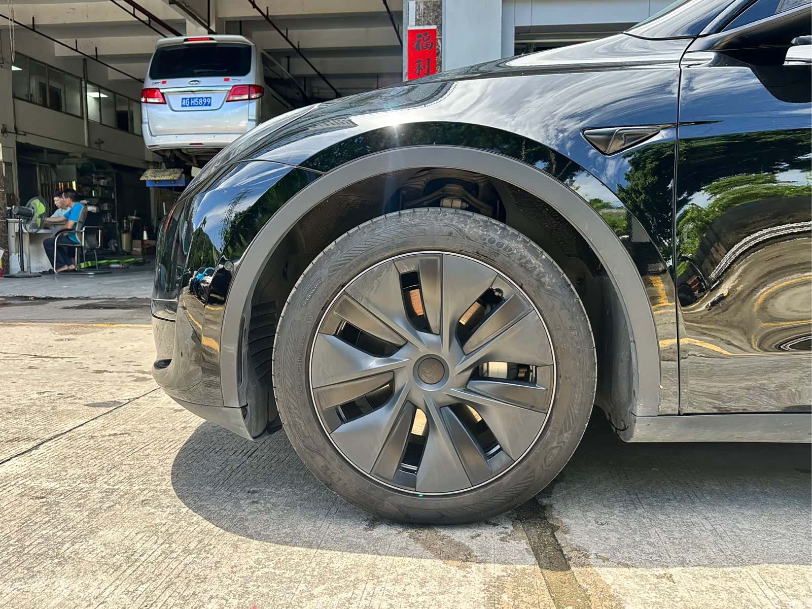 Tesla Model Y, 2024 11