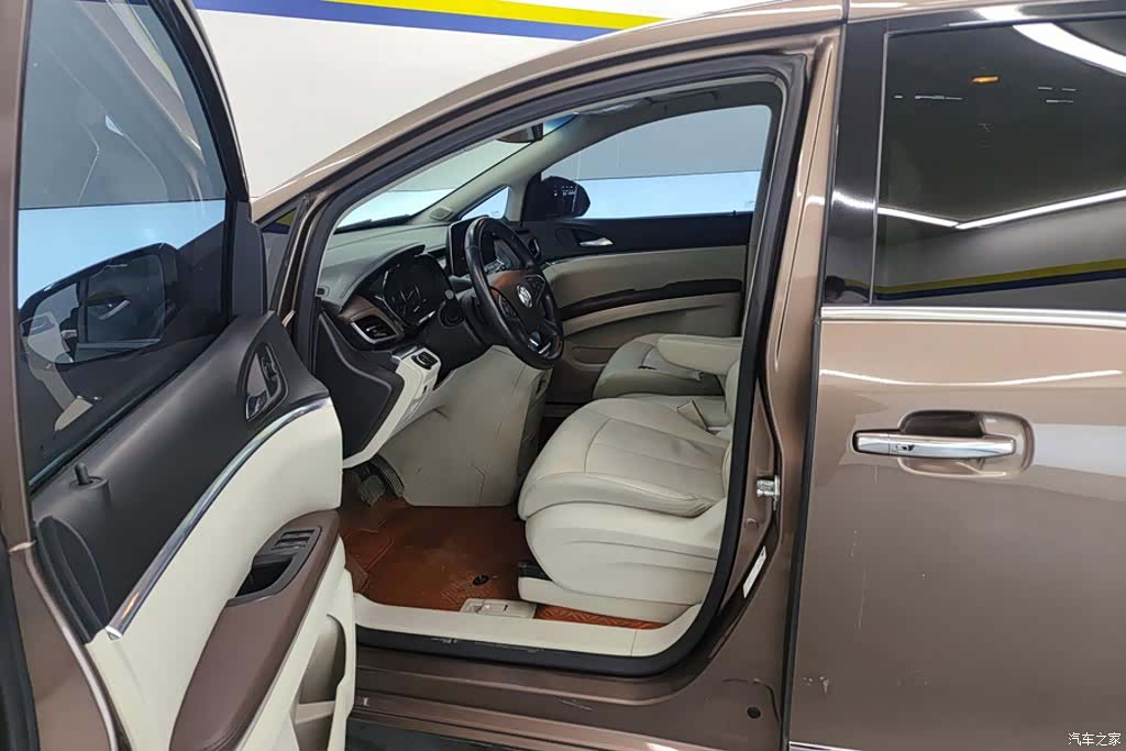 Buick GL8, 2020 9