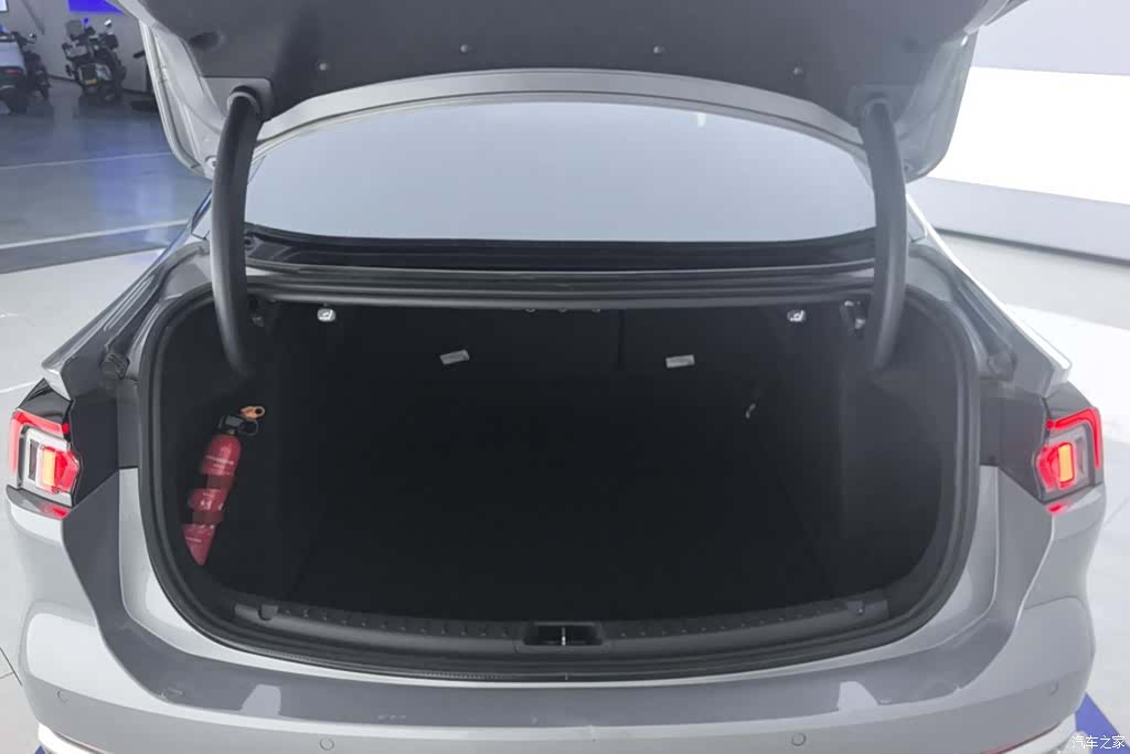 Ford Mondeo, 2024 4