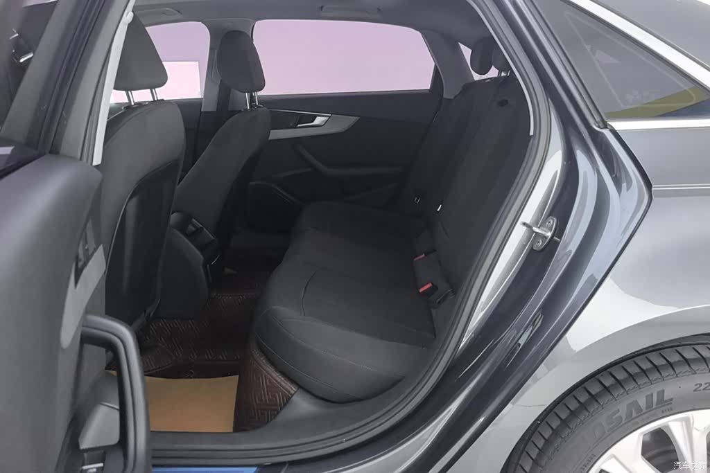 Audi A4L, 2019 11
