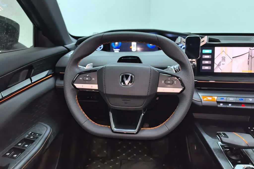 Changan UNI-V, 2024 15