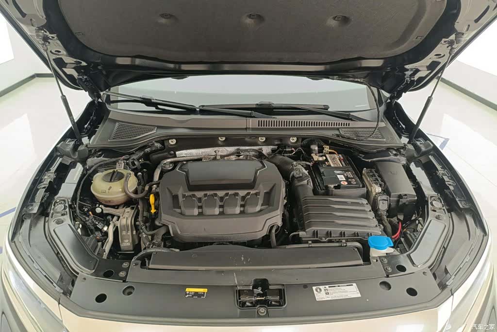 Volkswagen Passat, 2023 10