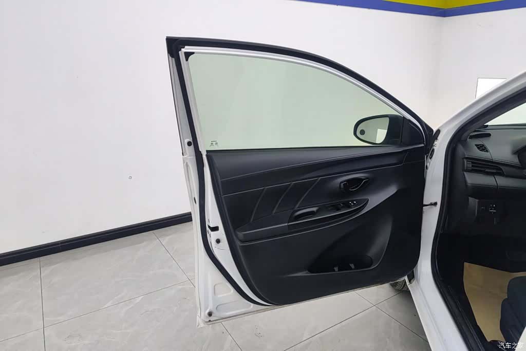 Toyota YARiS L, 2017 7