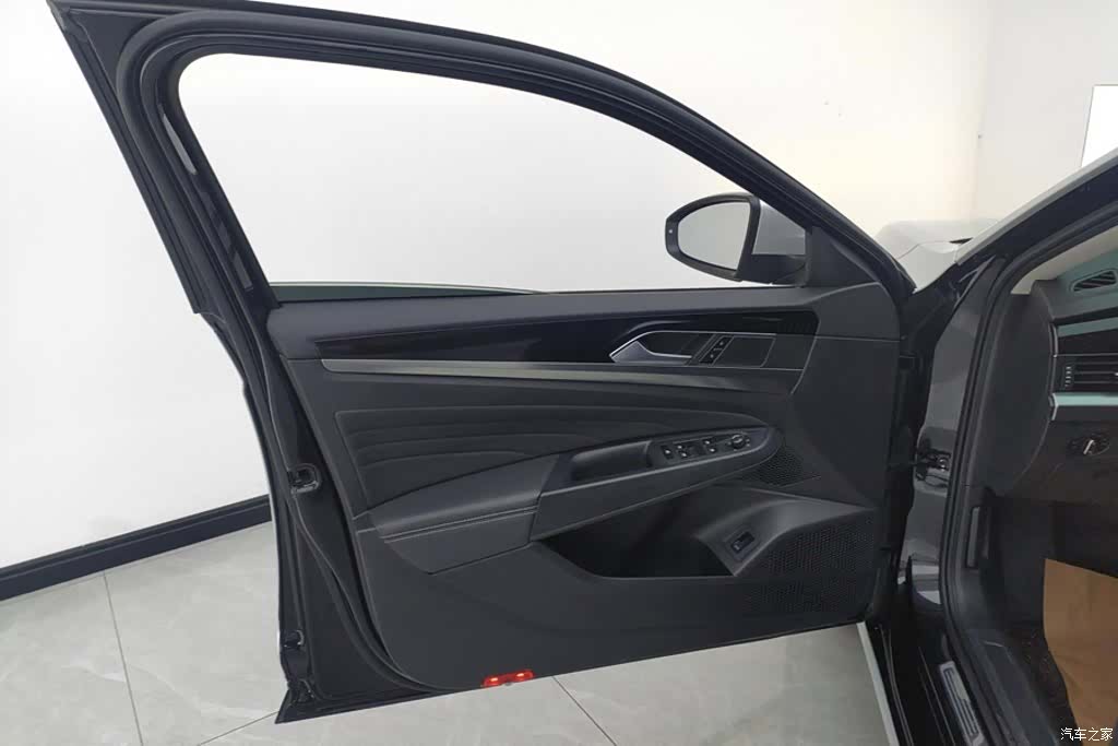 Volkswagen Passat, 2023 7