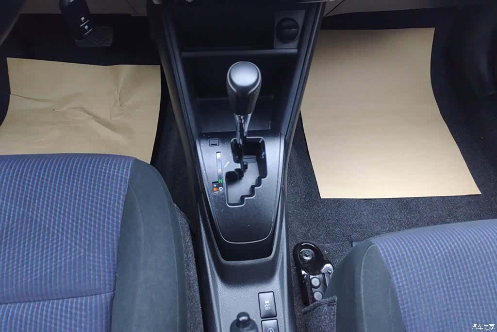 Toyota YARiS L, 2017 16