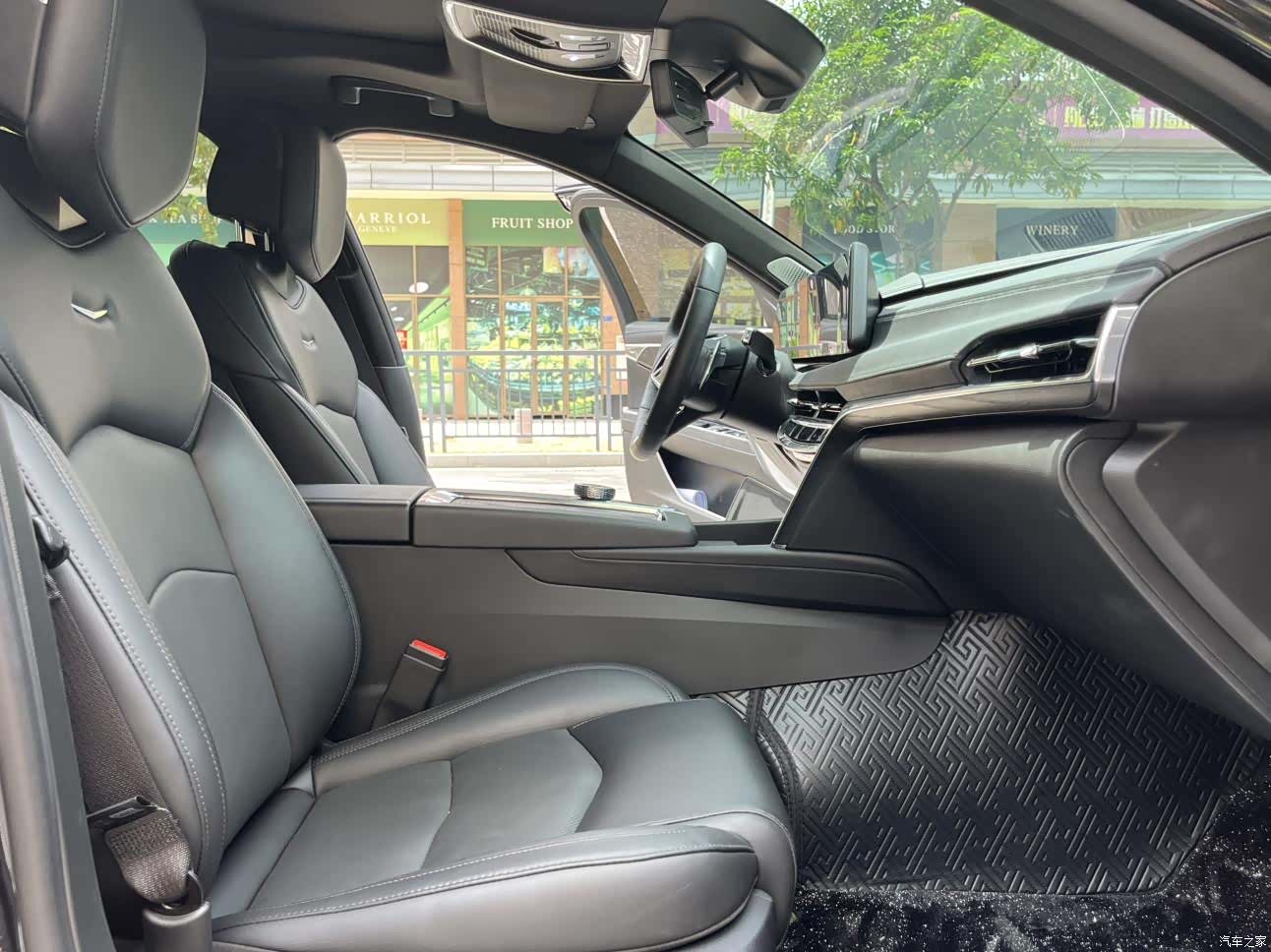 Cadillac CT6, 2023 13