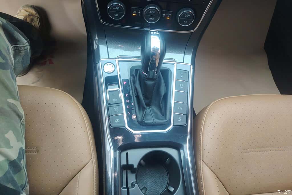 Volkswagen Passat, 2019 16