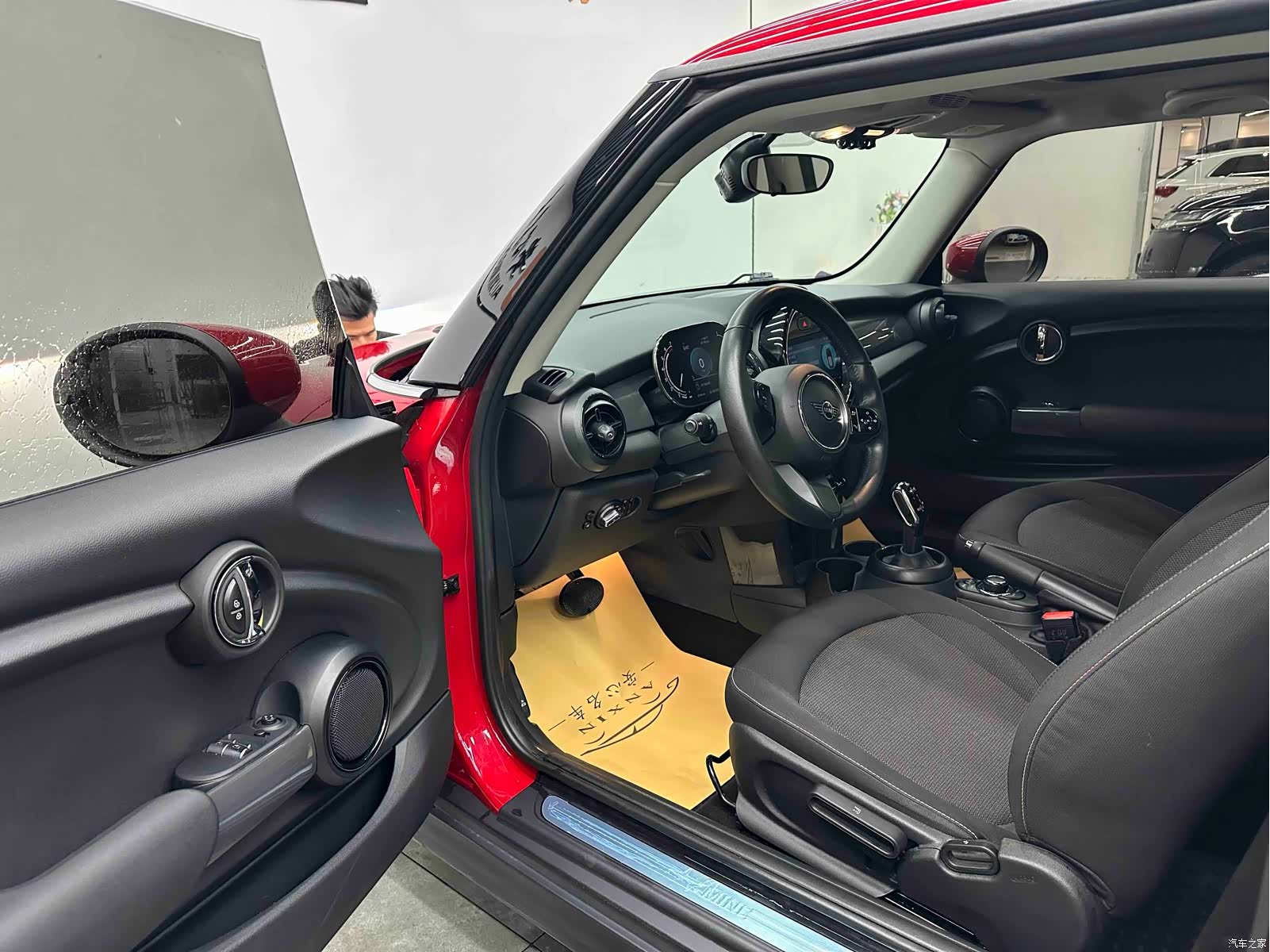 Mini ONE, 2021 9