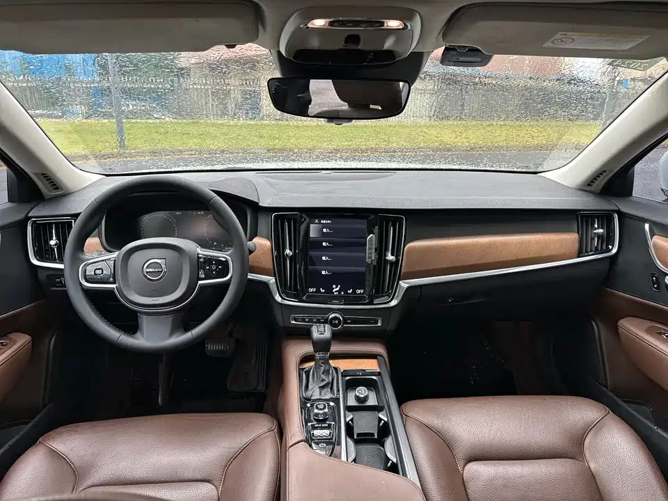 Volvo S90