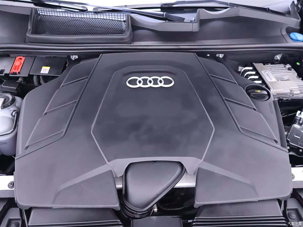 Audi Q8, 2023 24