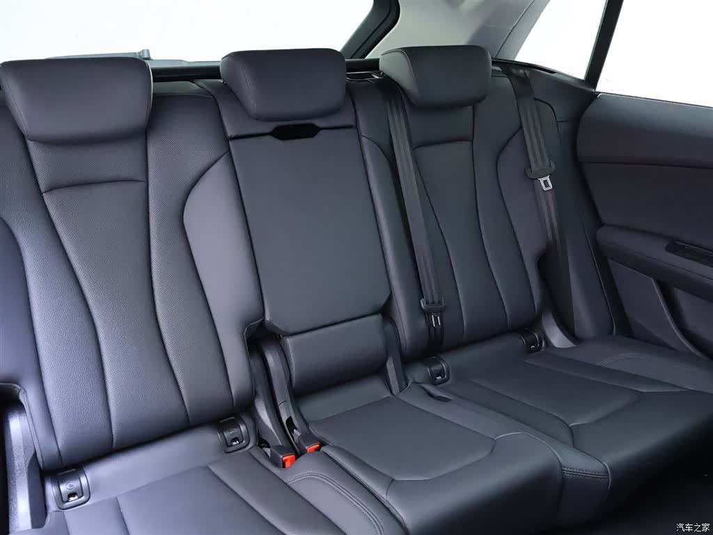Audi Q8, 2023 23