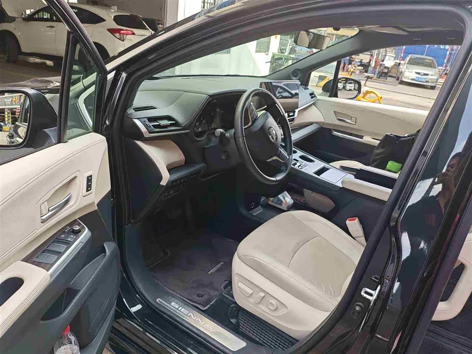 Toyota SIENNA