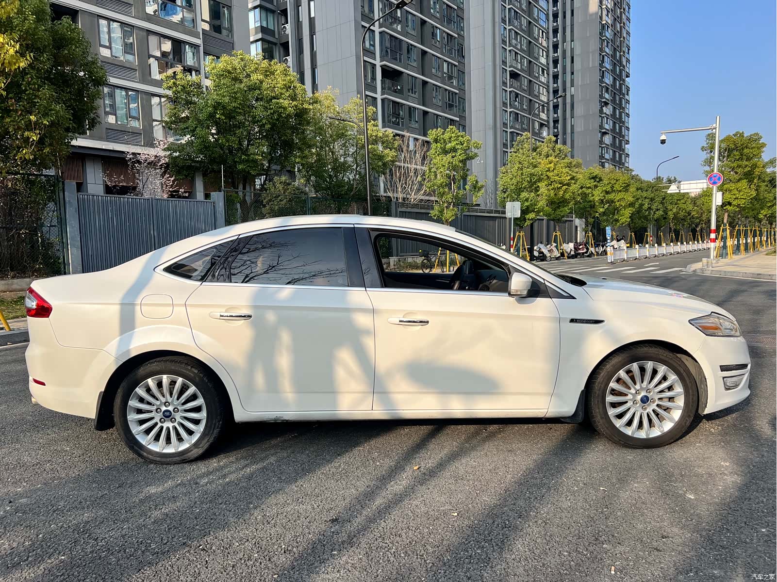 Ford Mondeo, 2013 4