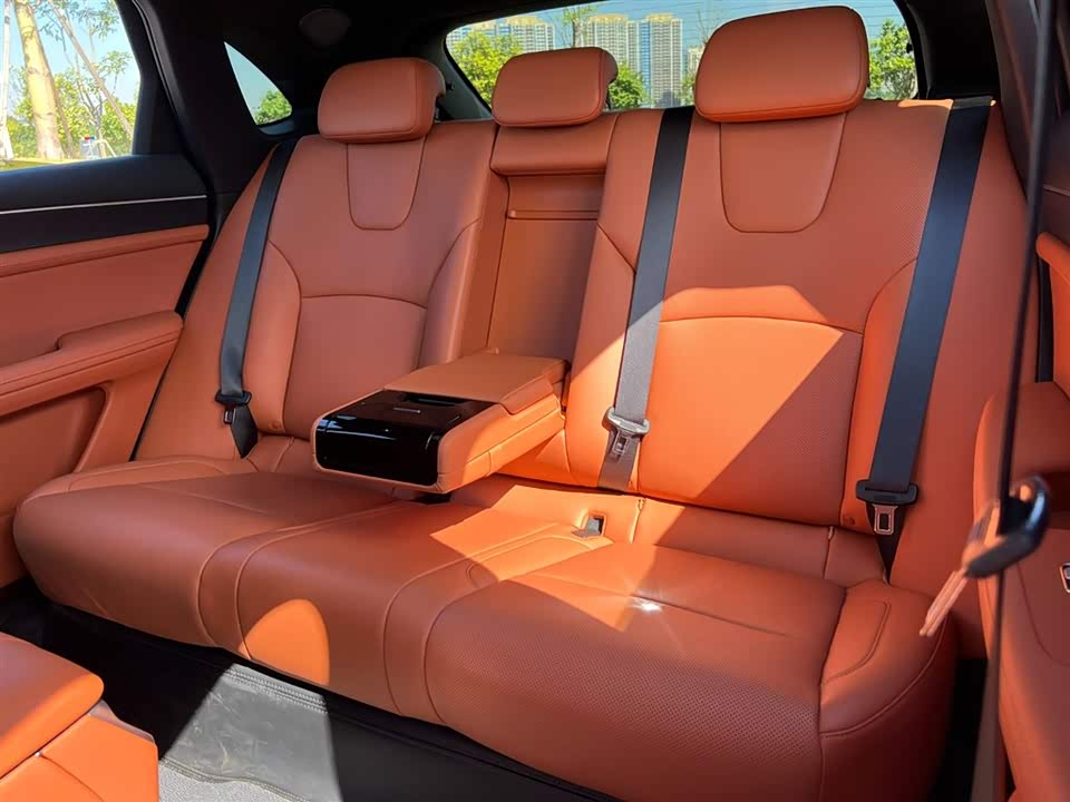 AITO Ask the world M5