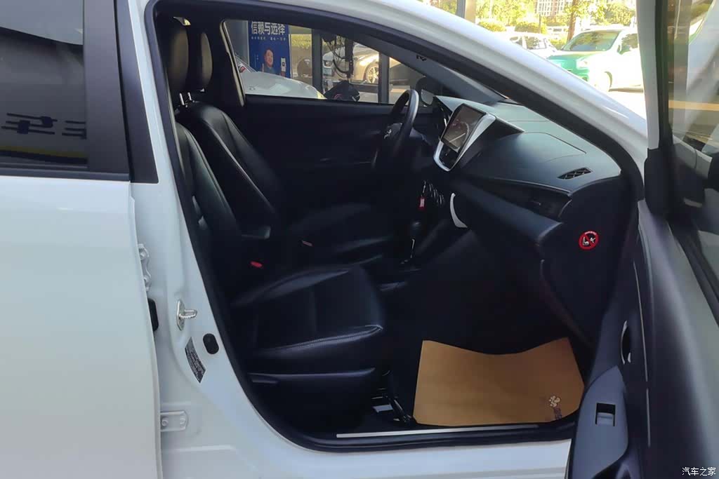 Toyota YARiS L, 2019 8