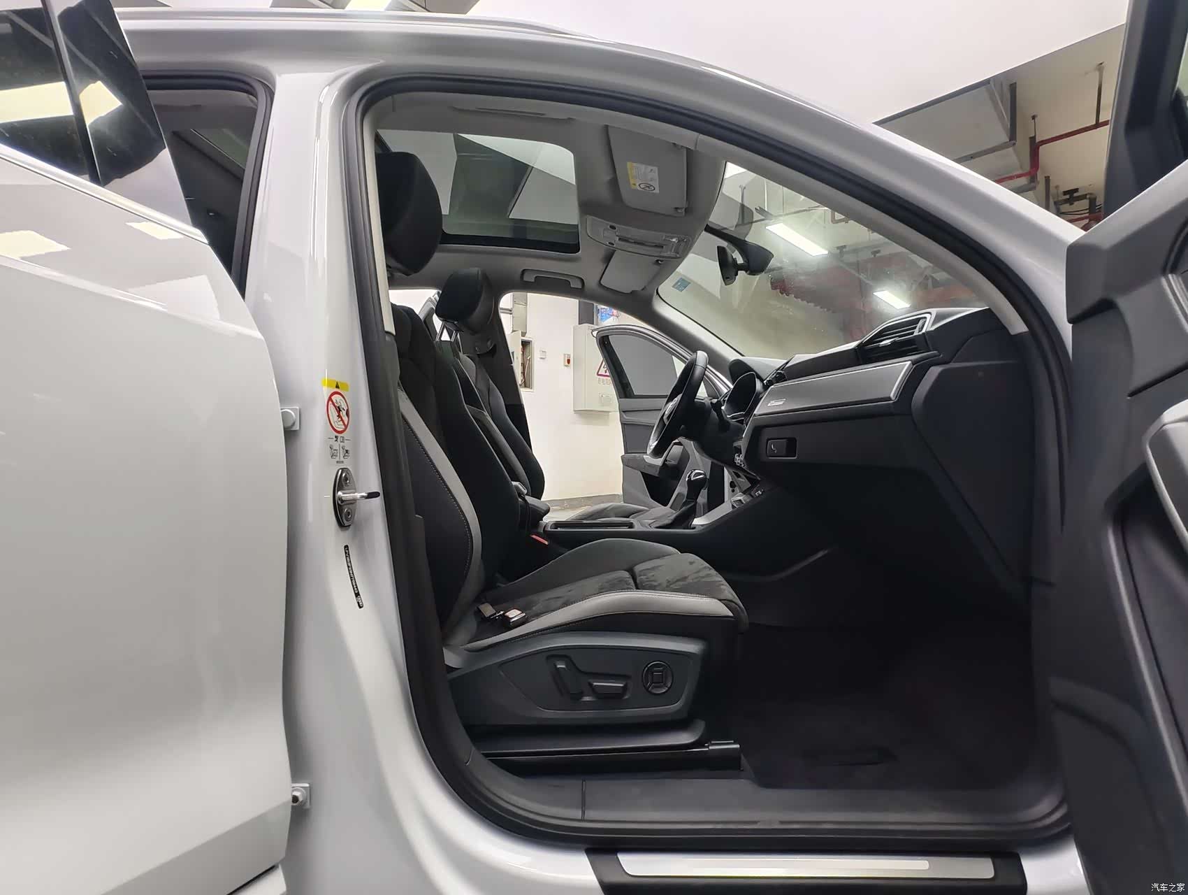 Audi Q3, 2023 10