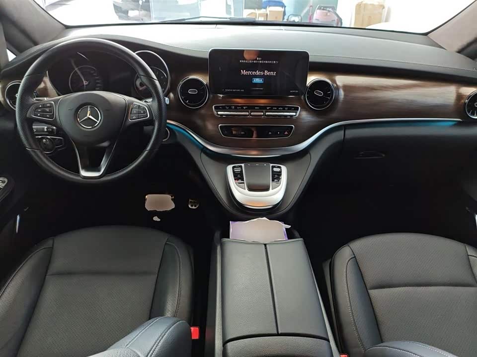 Mercedes-Benz V-class