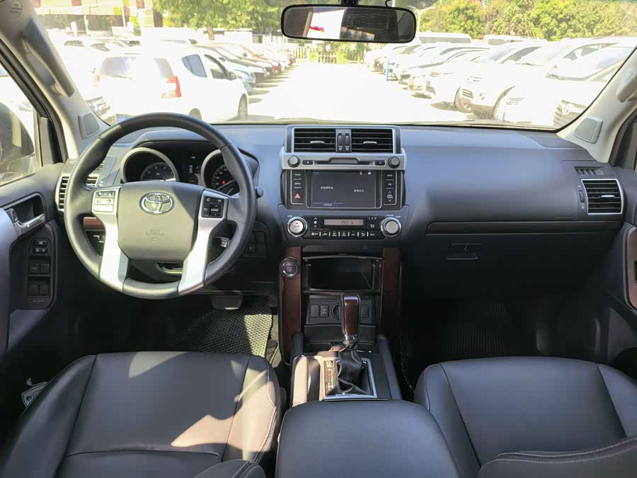 Toyota Prado 2015, фото 10