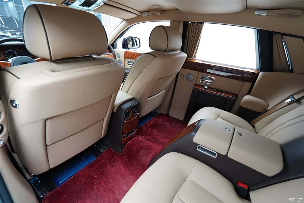 Rolls-Royce Phantom, 2013 13