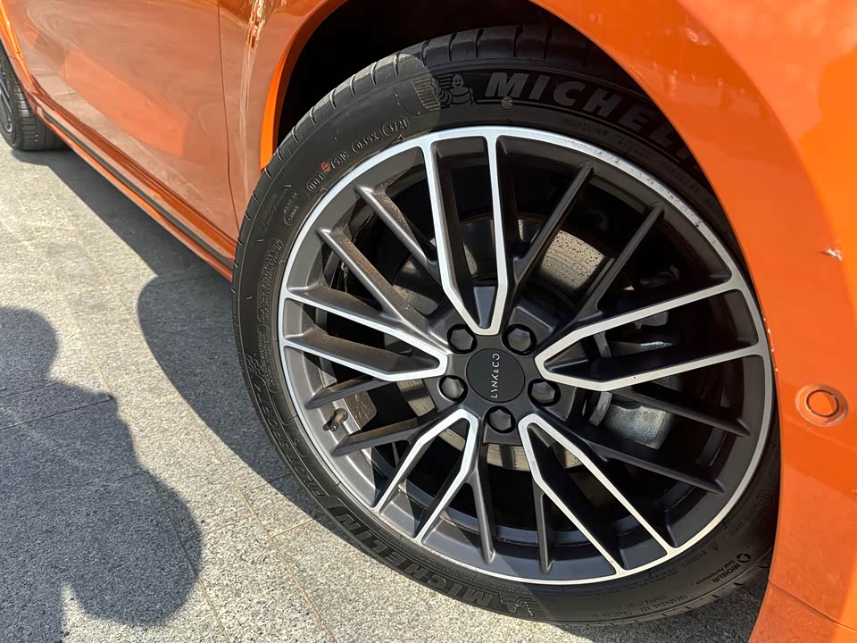 Lynk & Co 02 Hatchback