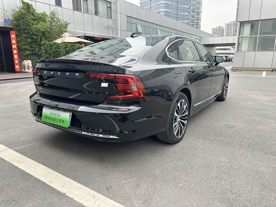 Volvo S90