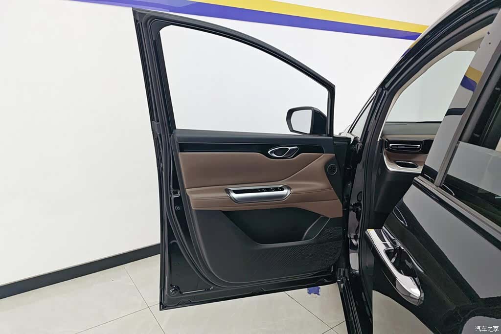 Trumpchi E8, 2025 7