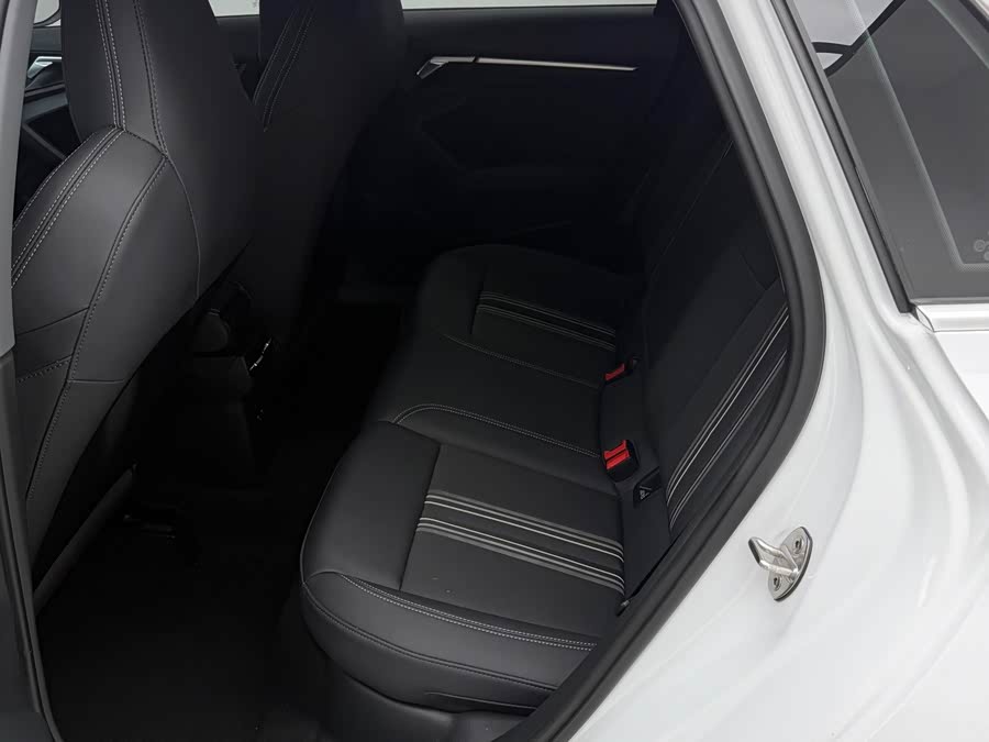 Audi A3 2023, фото 8