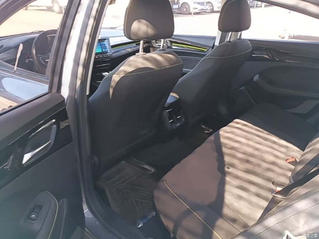 Roewe i5, 2022 17