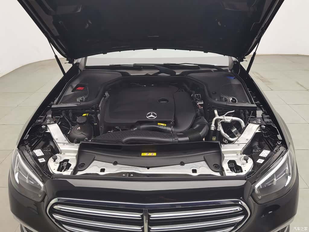 Mercedes-Benz E-Class, 2022 6