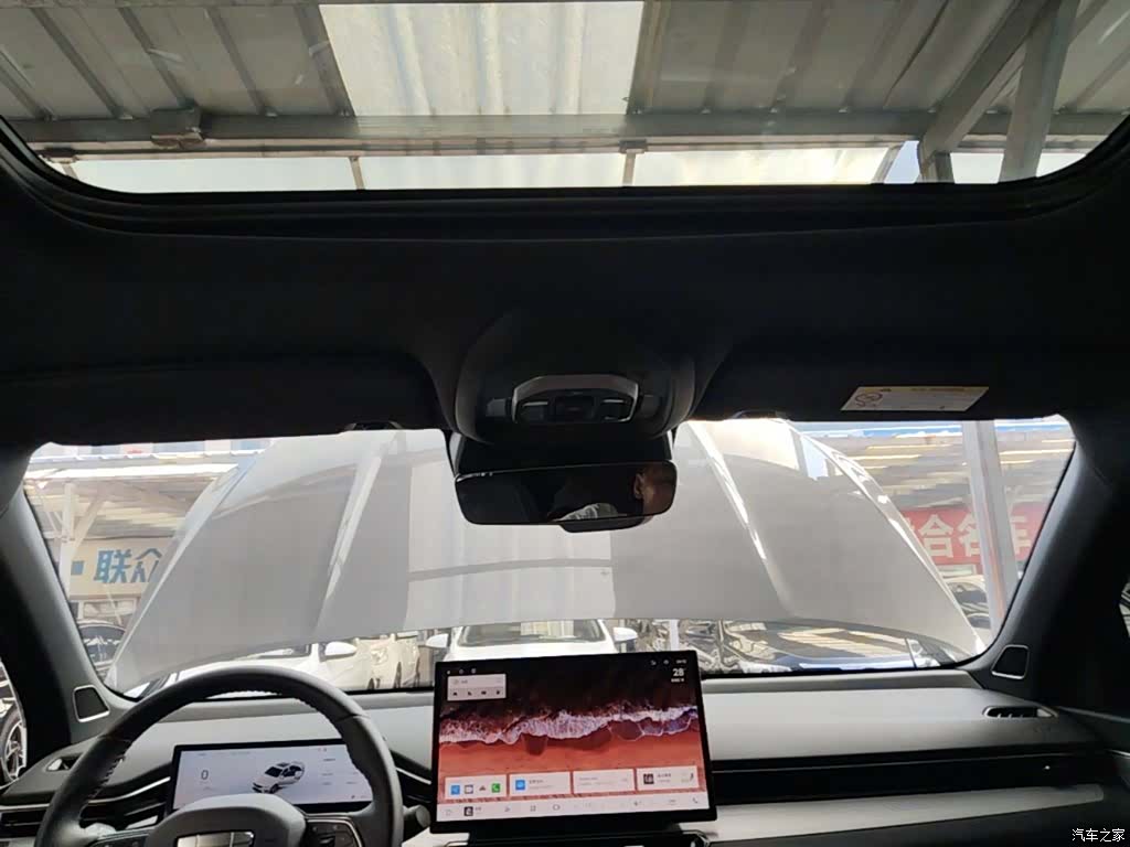 Geely Preface, 2025 18