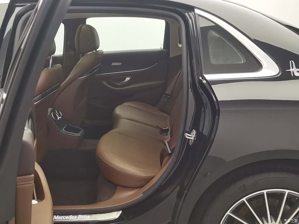 Mercedes-Benz E-Class, 2022 15