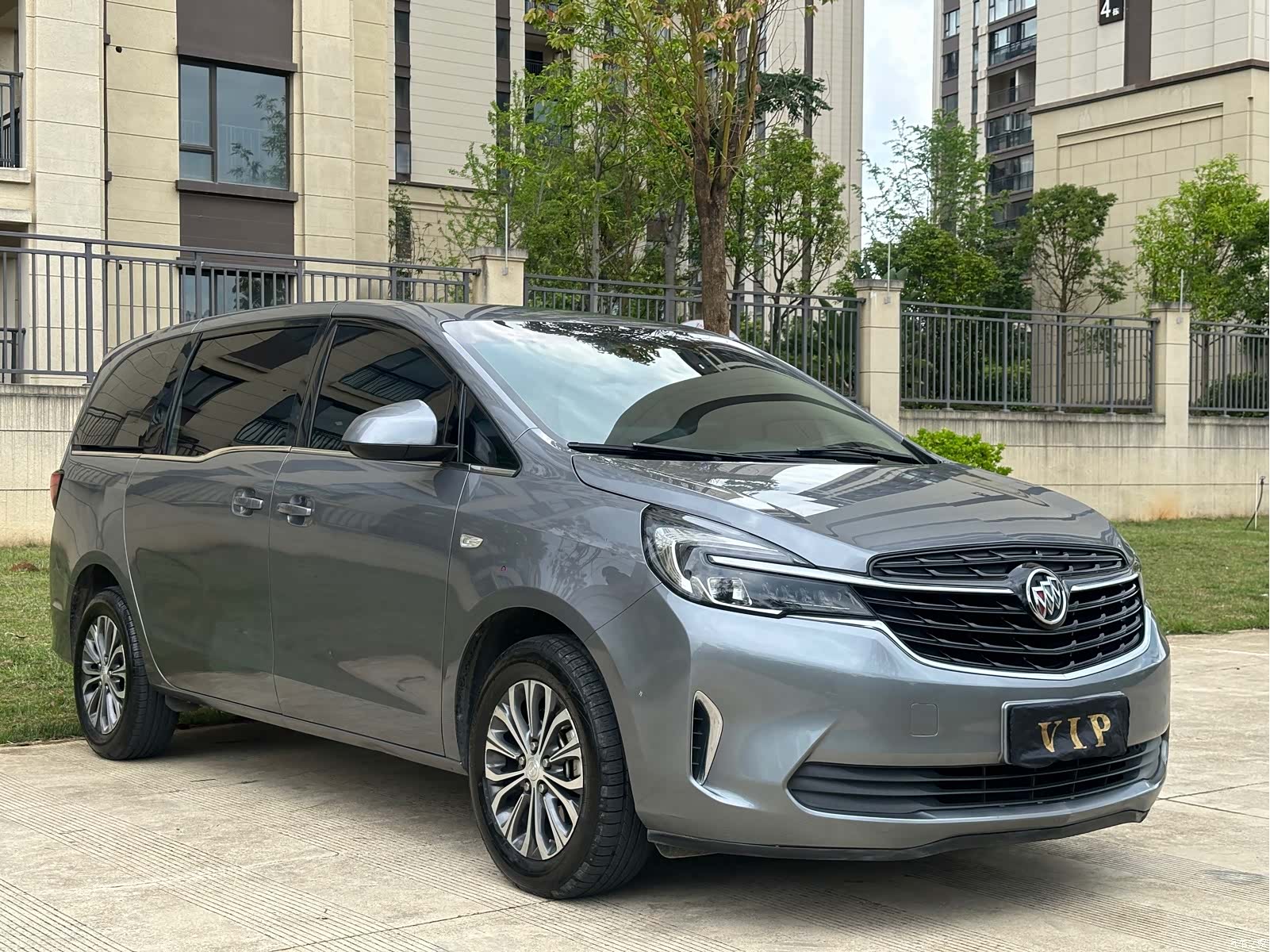 Buick GL8, 2021 1