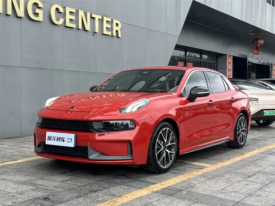 Lynk & Co 03