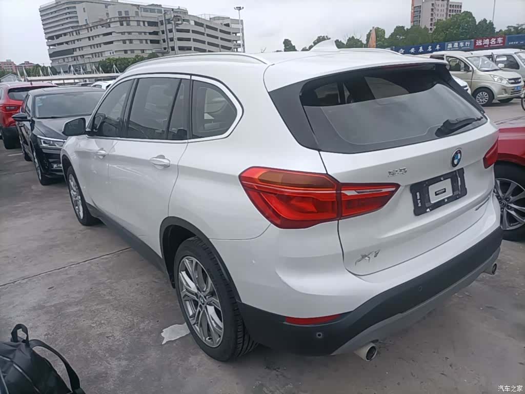 BMW X1, 2019 все фото