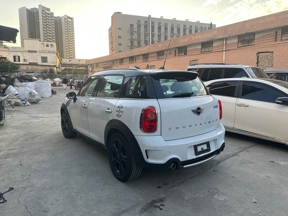 MINI COUNTRYMAN