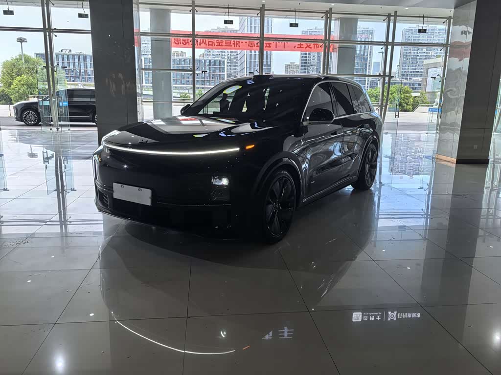 Li Auto L8