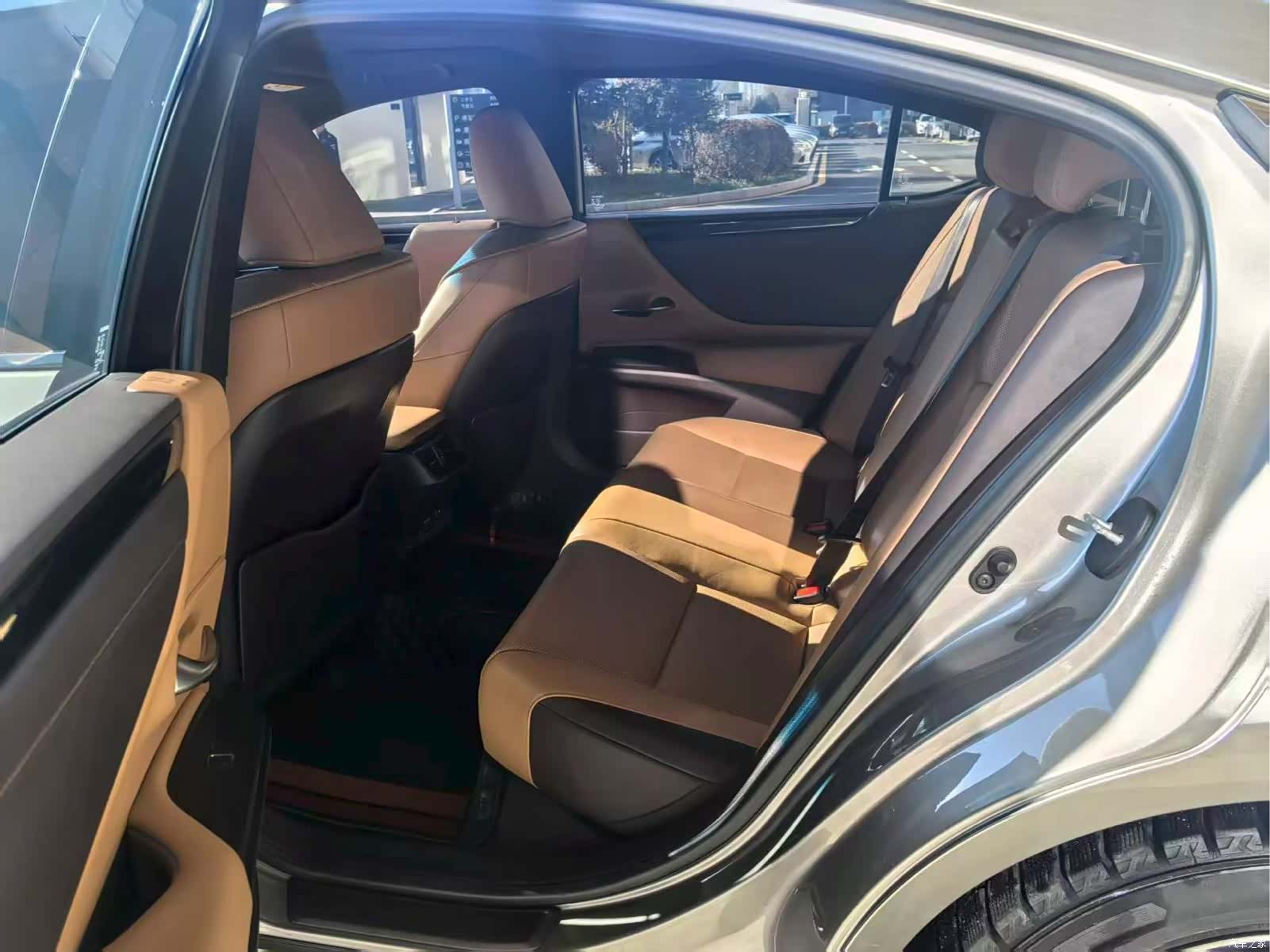 Lexus ES, 2020 7