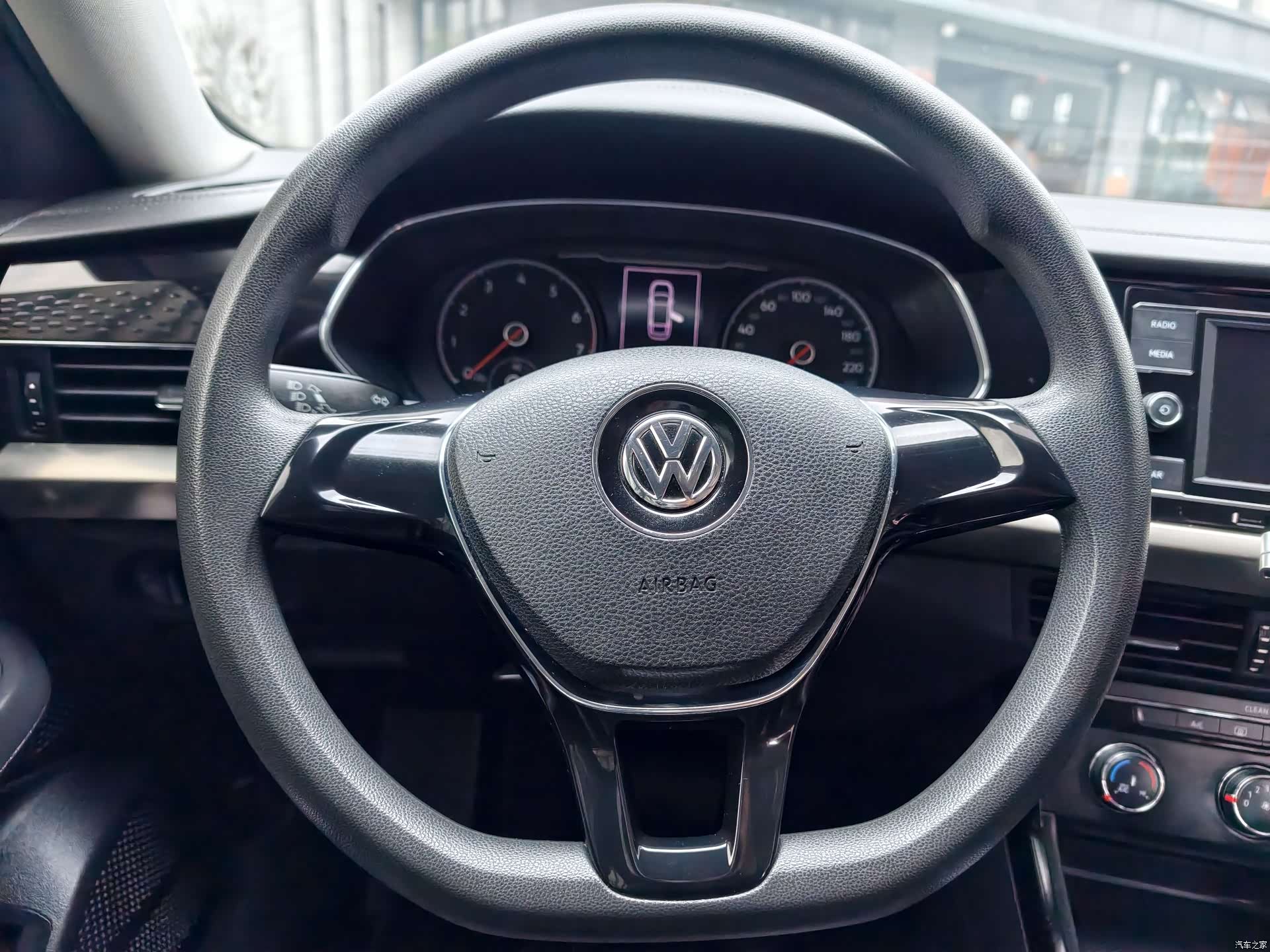 Volkswagen Passat, 2020 16