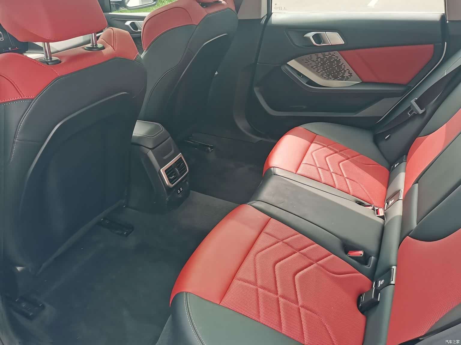 BMW 2 Series, 2025 11