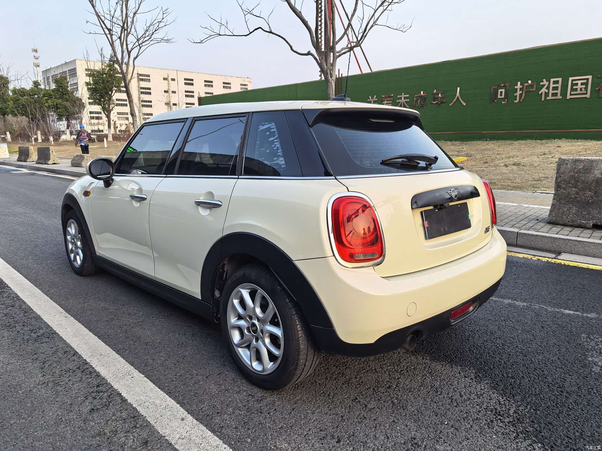Mini ONE, 2018 13