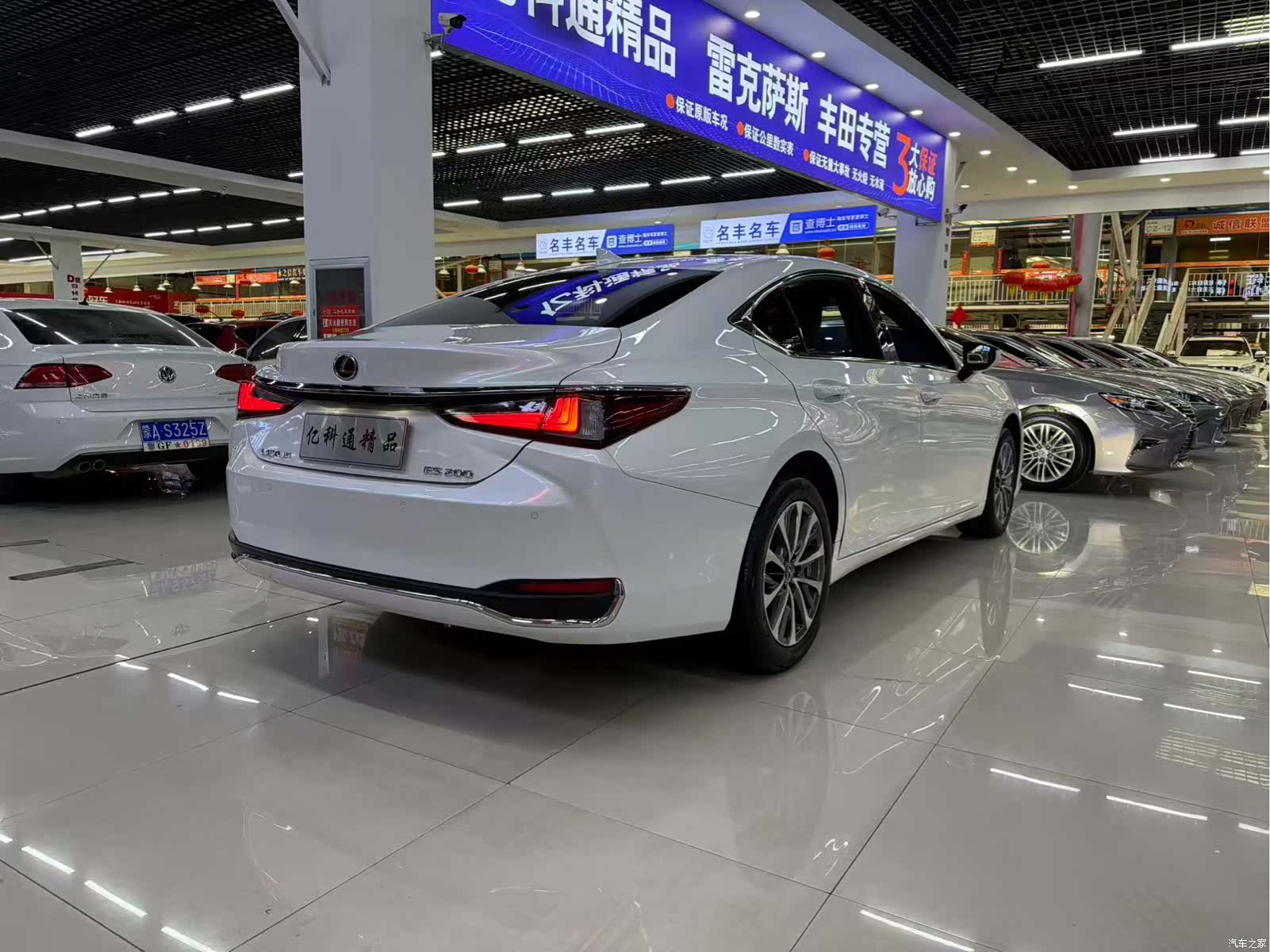 Lexus ES, 2024 все фото