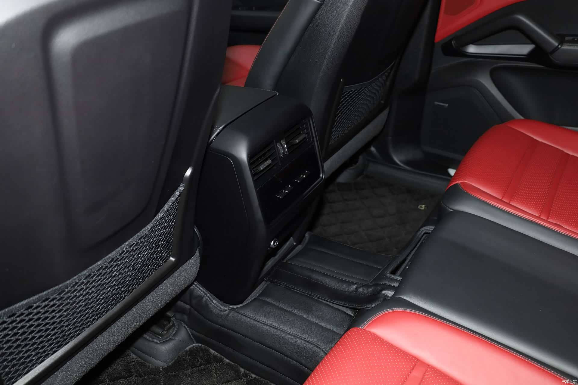 Porsche Cayenne, 2024 24