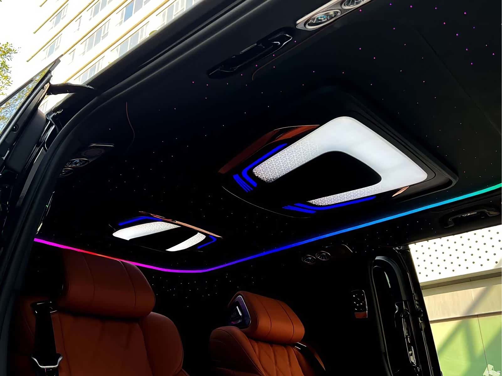 Mercedes-Benz 7, 2020 12