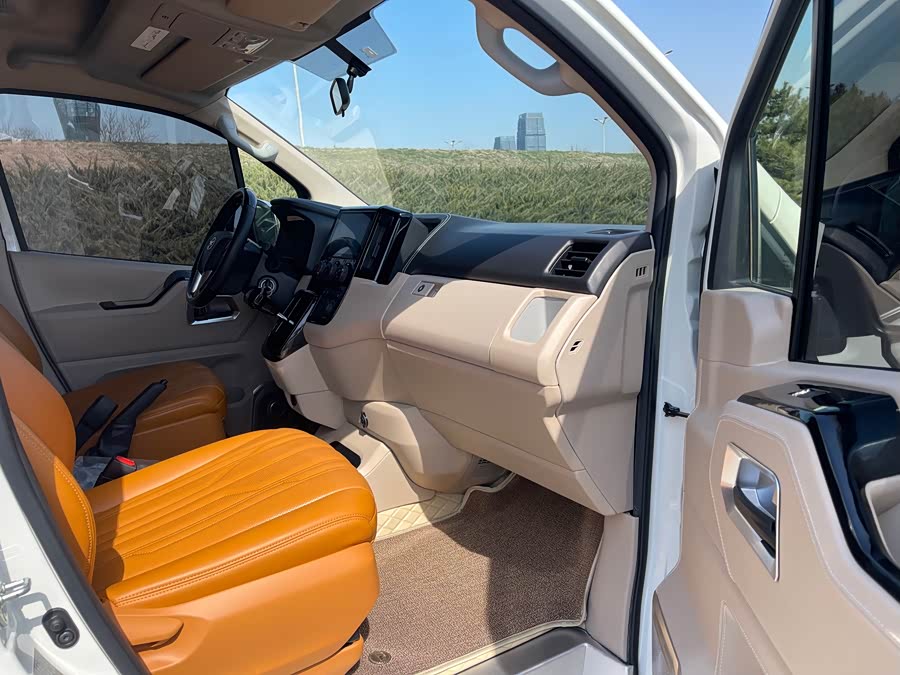 Toyota HIACE 2023, фото 6