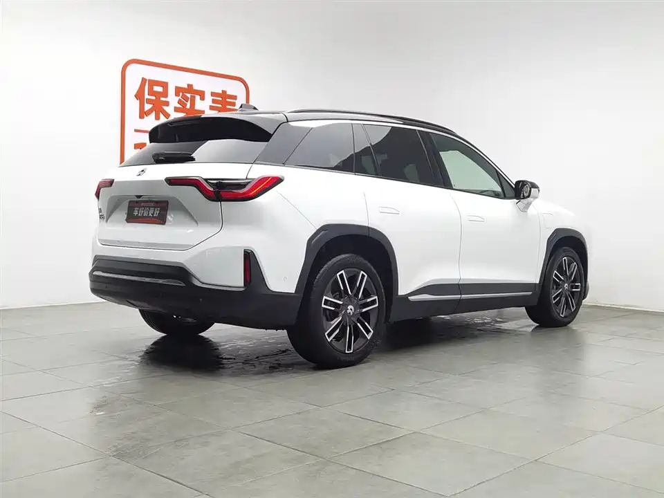 NIO ES6