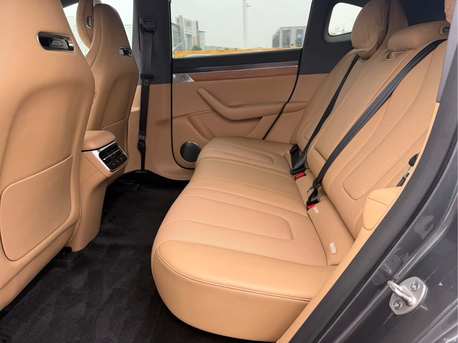 Luxeed R7, 2025 14