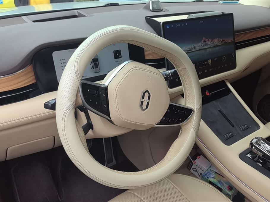 AITO Ask the world M7