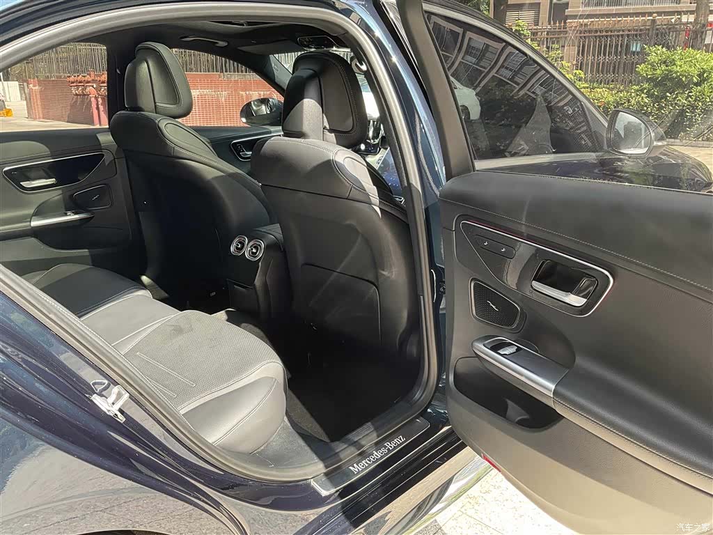 Mercedes-Benz C-Class, 2023 9