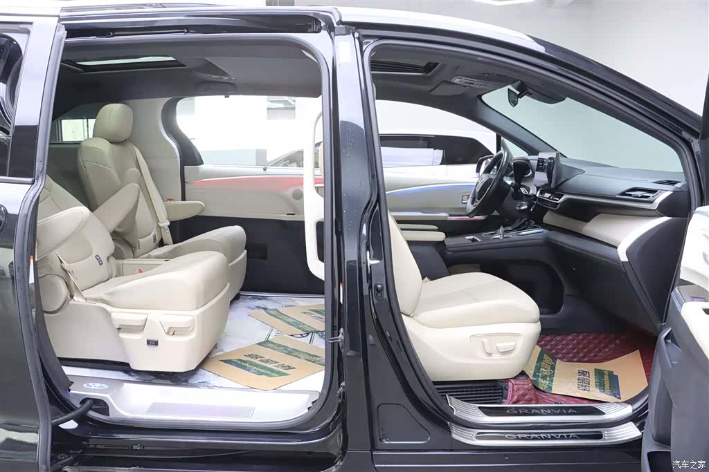 Toyota Granvia, 2023 18